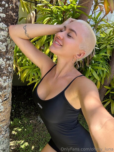 ゲイランジェリーOnlyFans ホット ギャラリー