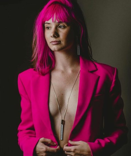 Julia K Barni かわいいモデル アーカイブ