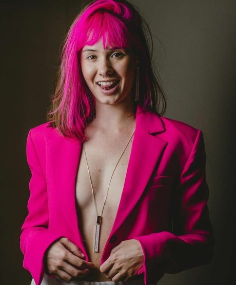 Julia K Barni 高品質モデル 写真