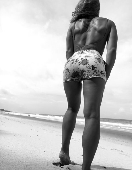 aprilbigass かわいいモデル 写真