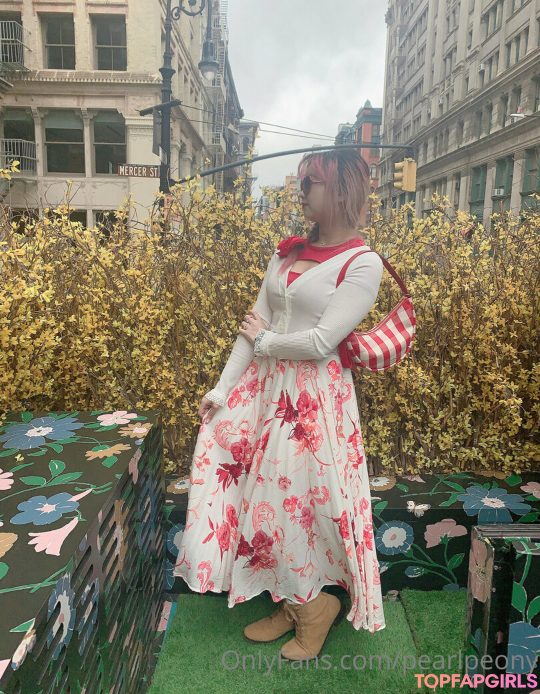 ブルネットの教師OnlyFans HD ギャラリー