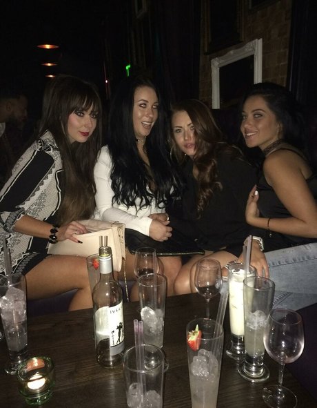 Kelly Louise Sheridan 完璧なスター 写真