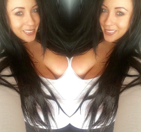 Kelly Louise Sheridan ポルノモデル 画像