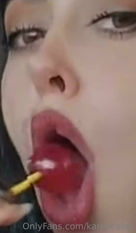 美しい足 OnlyFans 無料ヌード 画像