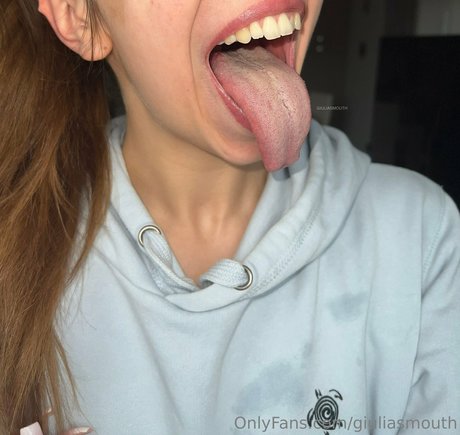 giuliasmouth ホットなモデル 画像