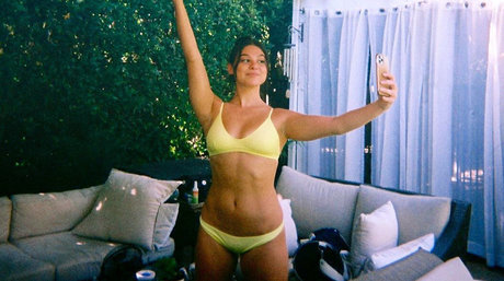 Kira Kosarin 完璧なモデル ギャラリー