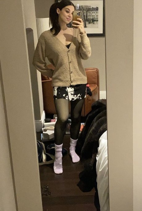 Kira Kosarin ポルノスター 可愛い 写真