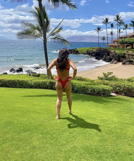 Kira Kosarin セクシーモデル 写真