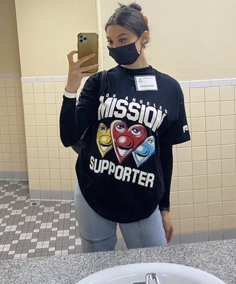 Kira Kosarin 裸の女優 写真