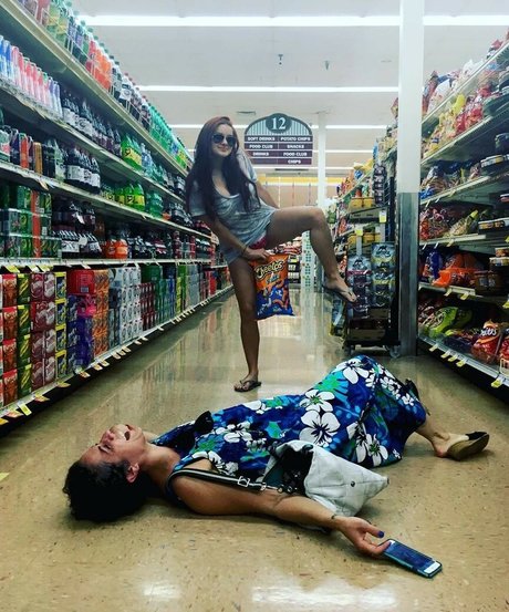 お金 OnlyFans セクシーヌード 画像