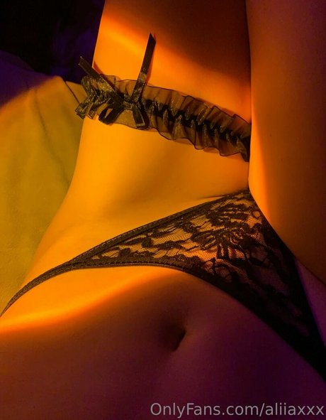 aliiaxxx ポルノスター エロティック 写真