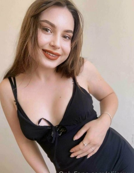 aliiaxxx 完璧なモデル 画像