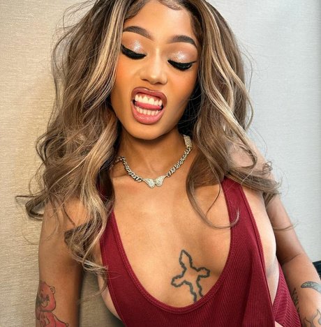 アマチュアアジア人OnlyFans セクシー ギャラリー