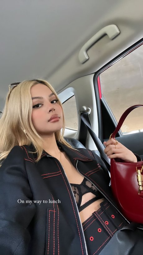 LilyMayMac アートモデル 写真