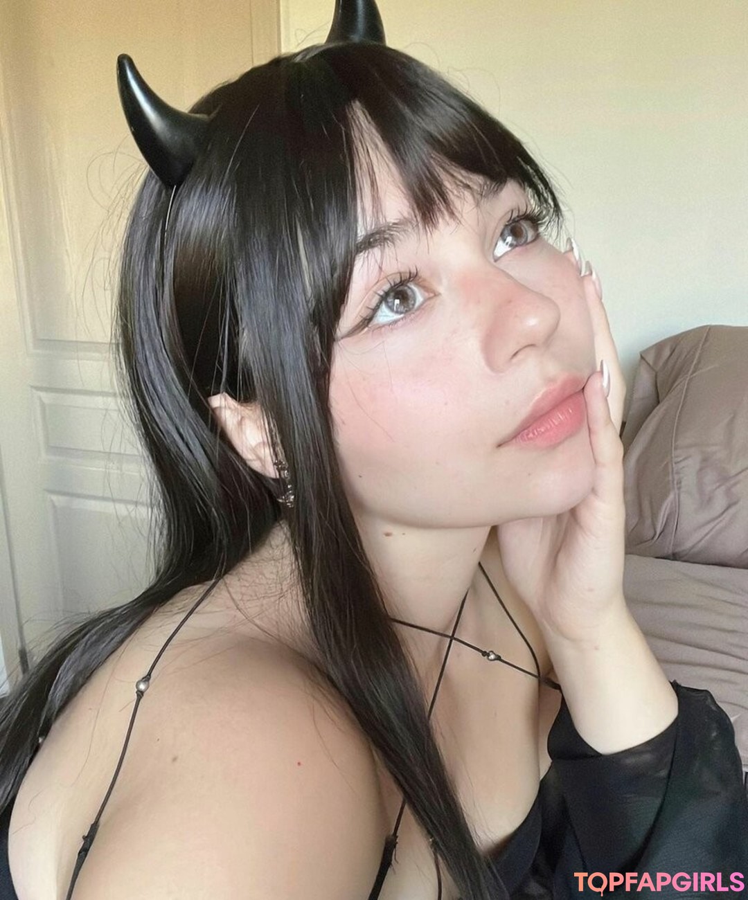 _sugashi スター 裸 画像