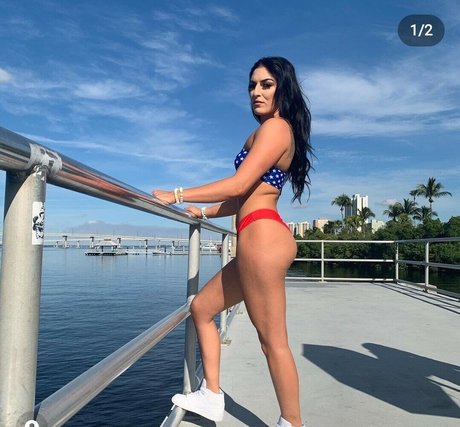 アジアの女性支配OnlyFans ホットセクシー 写真