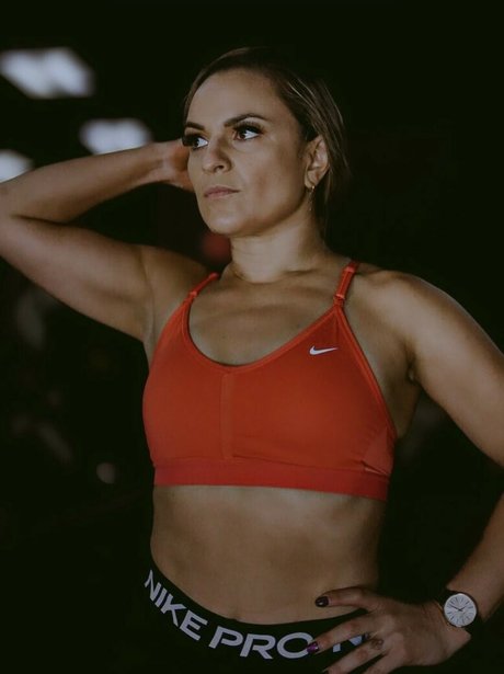 Thunder Rosa 最高のモデル 写真