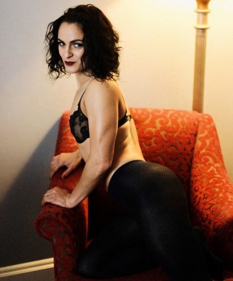 Thunder Rosa セクシーモデル 写真