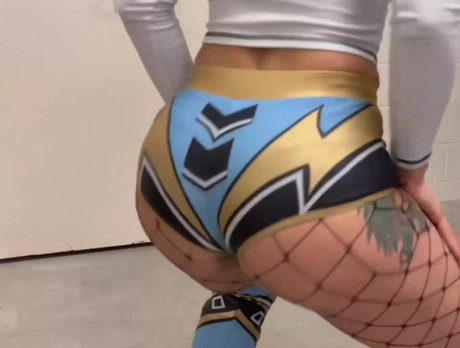Thunder Rosa 裸のスター 写真