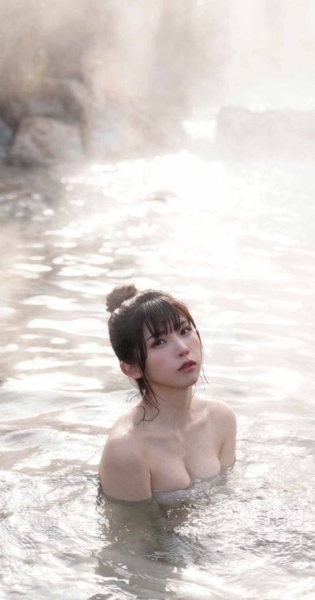 Enako ヌード女優 画像