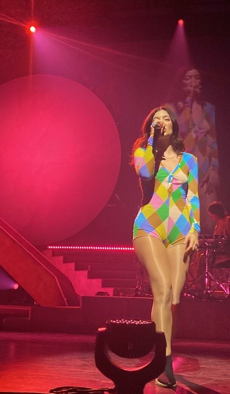 大きな乳首OnlyFans セクシー 写真