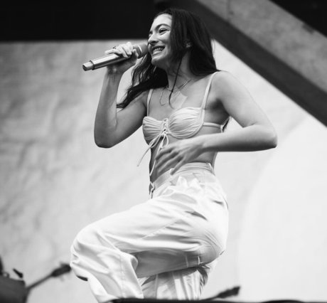 Lorde セックスポルノスター 画像