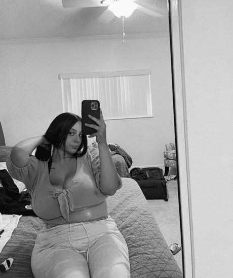 大きなお尻のアジア人OnlyFans 無料セクシー 写真