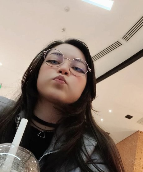 射精 顔射 OnlyFans セクシーヌード 写真