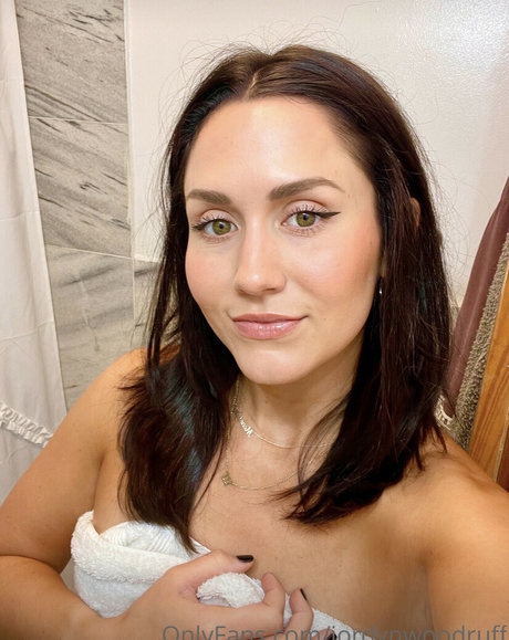 Jordyn Woodruff ホットスター 写真