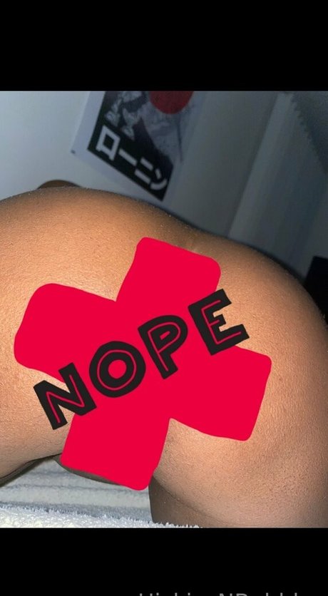 黒檀の小人OnlyFans セクシーヌード 写真