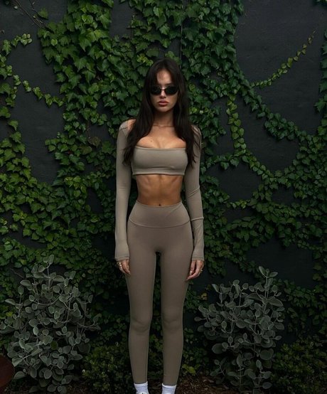 Holly Mueller トップポルノスター 画像