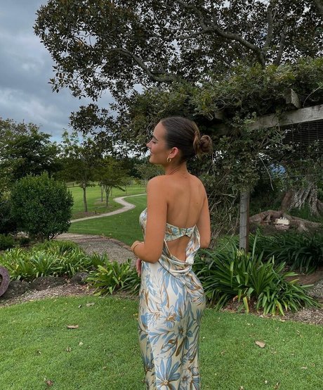 Holly Mueller アートモデル 画像