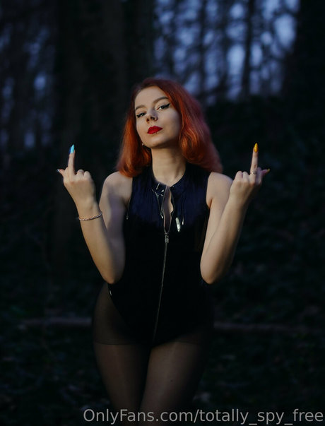 ティーングラスオンリーファン ヌード 写真