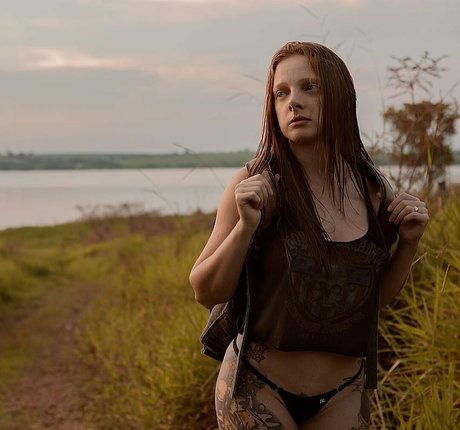 Emille Bee xxxモデル ギャラリー