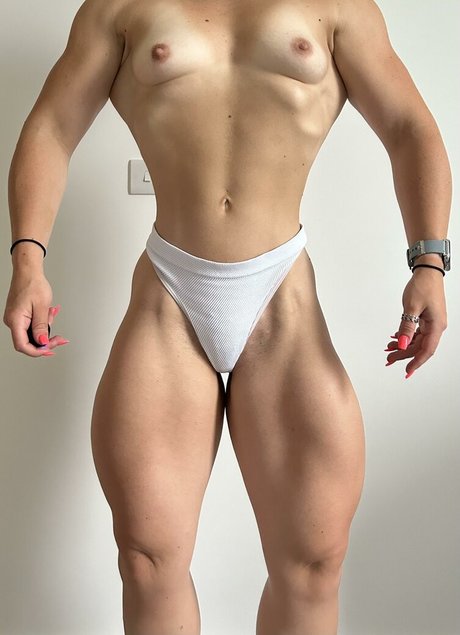 Hettie ホットなポルノスター 画像