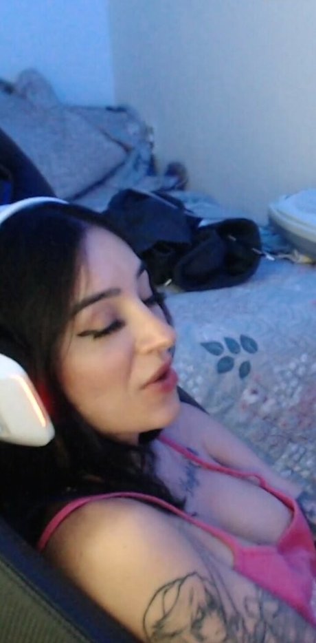 Leticia Caputi ポルノスター トップ 写真