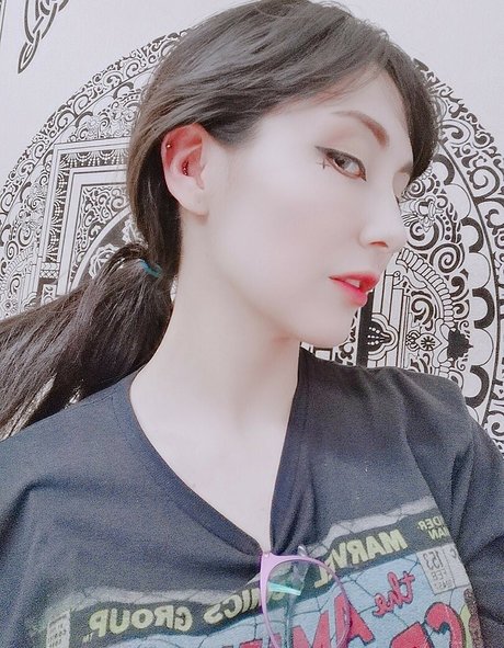 コスプレ フェムボーイ オンリーファンズ パーフェクト 写真