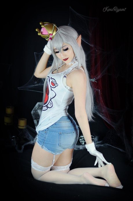 ビキニストリップOnlyFans エロチック 画像