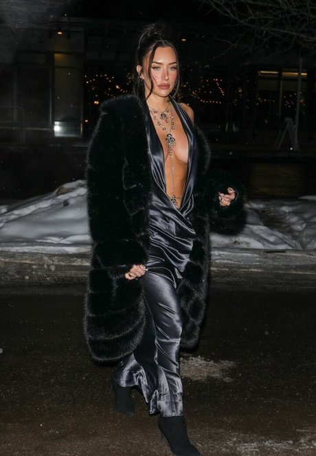 ブルネットの教師OnlyFans 美しいポルノ 画像