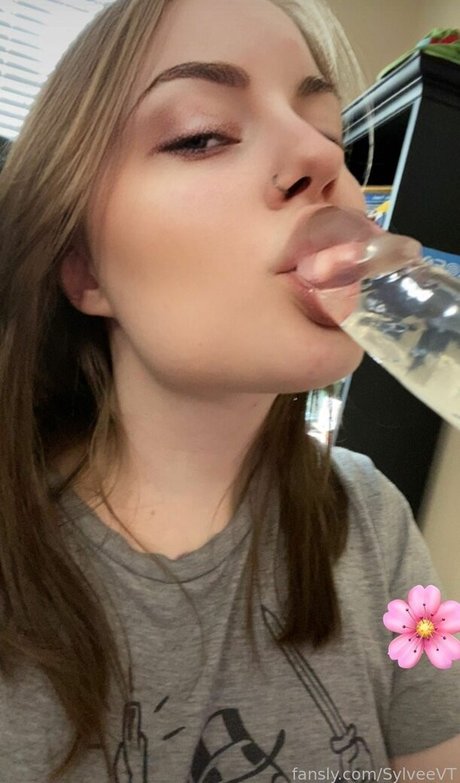 大きな白いチンポ OnlyFans アダルト 画像