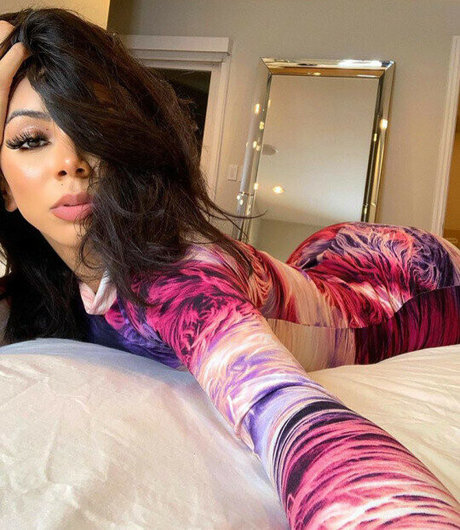 Brittany Renner セックスモデル 写真