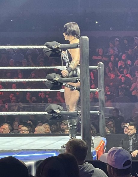 Rhea Ripley 裸のポルノスター 画像