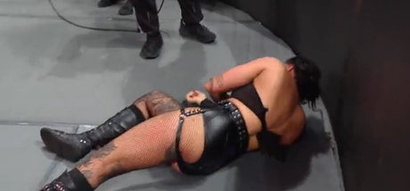 Rhea Ripley ホットスター 写真