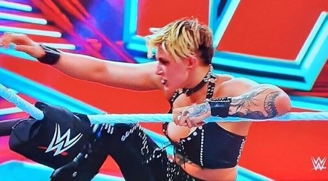 Rhea Ripley セクシーなスター 写真