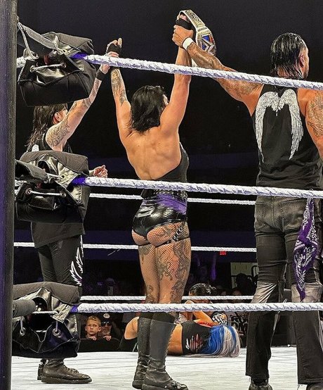 Rhea Ripley スター ギャラリー