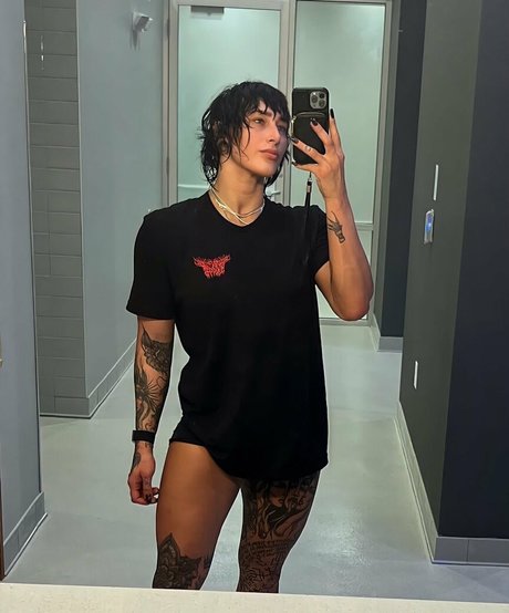 Rhea Ripley 完璧なスター 写真