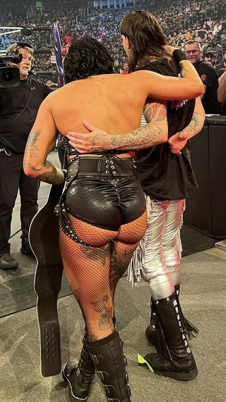 アジアンタトゥー OnlyFans アートヌード 画像