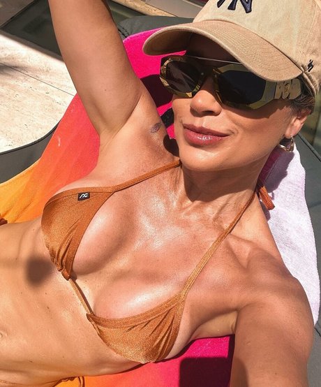 Flavia Alessandra ヌードのポルノスター 画像