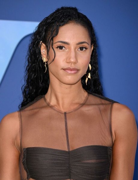 Vick Hope スター 裸 画像