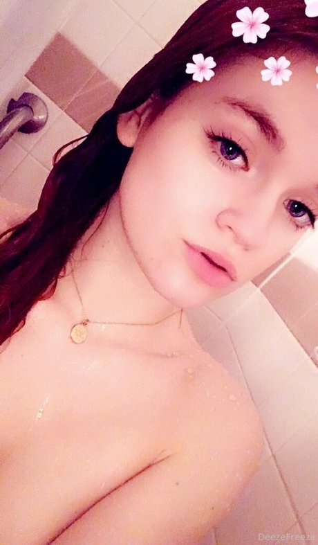 ゴスアジアンOnlyFans セクシー裸 ギャラリー